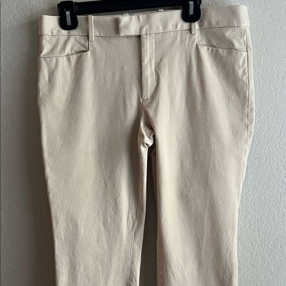 Banana Republic Women's Sloan Fit Tan in Size 12 - Picture 2 of 11